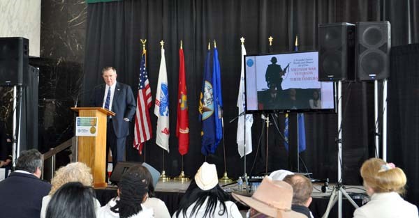 Lt. Gen. &#40;Ret&#41; Mick Kicklighter delivers a briefing about the Vietnam War Commemoration during a cer