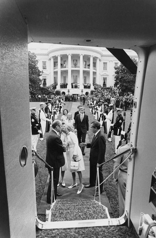 1974-08-09_Nixon_Resigns_37-whpo-e3398-09-a