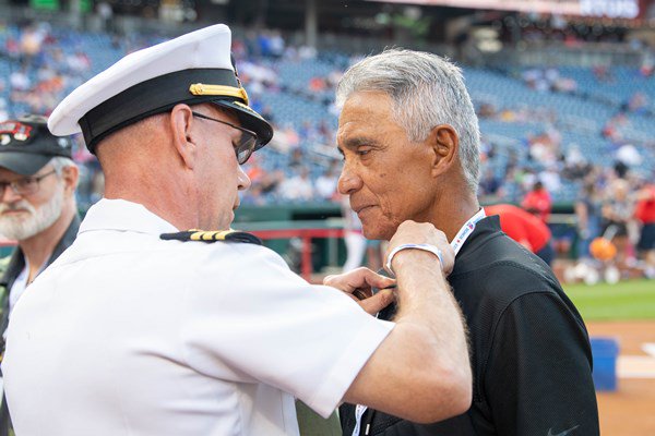 3-Washington_Nationals_Pre-Game_Pinning