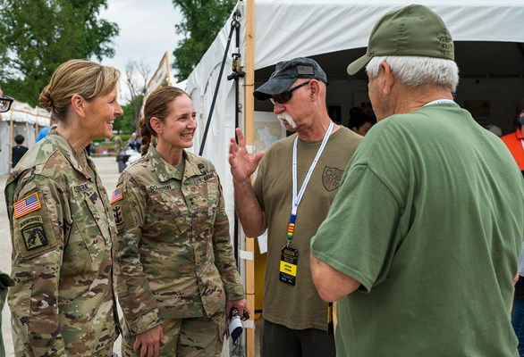 Attendees_at_the_Welcome_Home_3-day_event.