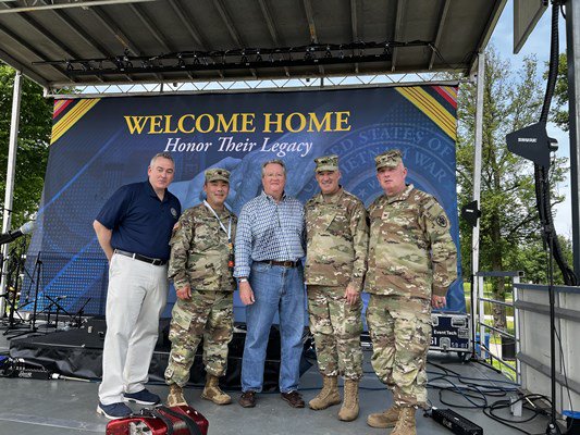 Chief of FACO, Chuck Crosby, U.S. Army LTC Tom, singer Pat Garvey, Dir. MG Edward Chrystal, Jr. 