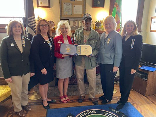 Ceremony for OH VVA Chapter 10 by the Mariemont Chapter NSDAR. 