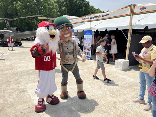 Washington_Nationals_and_USAA_Mascots