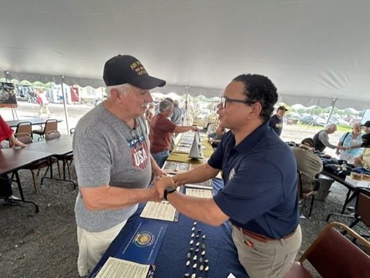 VWC&#39;s Ben Bryant thanks a Vietnam veteran.