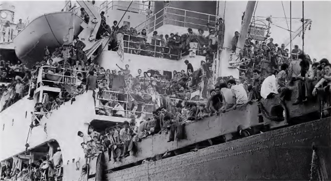 The deck and superstructure of the Military Sealift Command&#39;s SS Pioneer Contender, en route Phu Quo