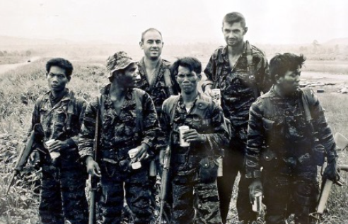 Photo of the Special Forces reconnaissance team in Vietnam (MSG Snowden, top right) (Virtual Wall)